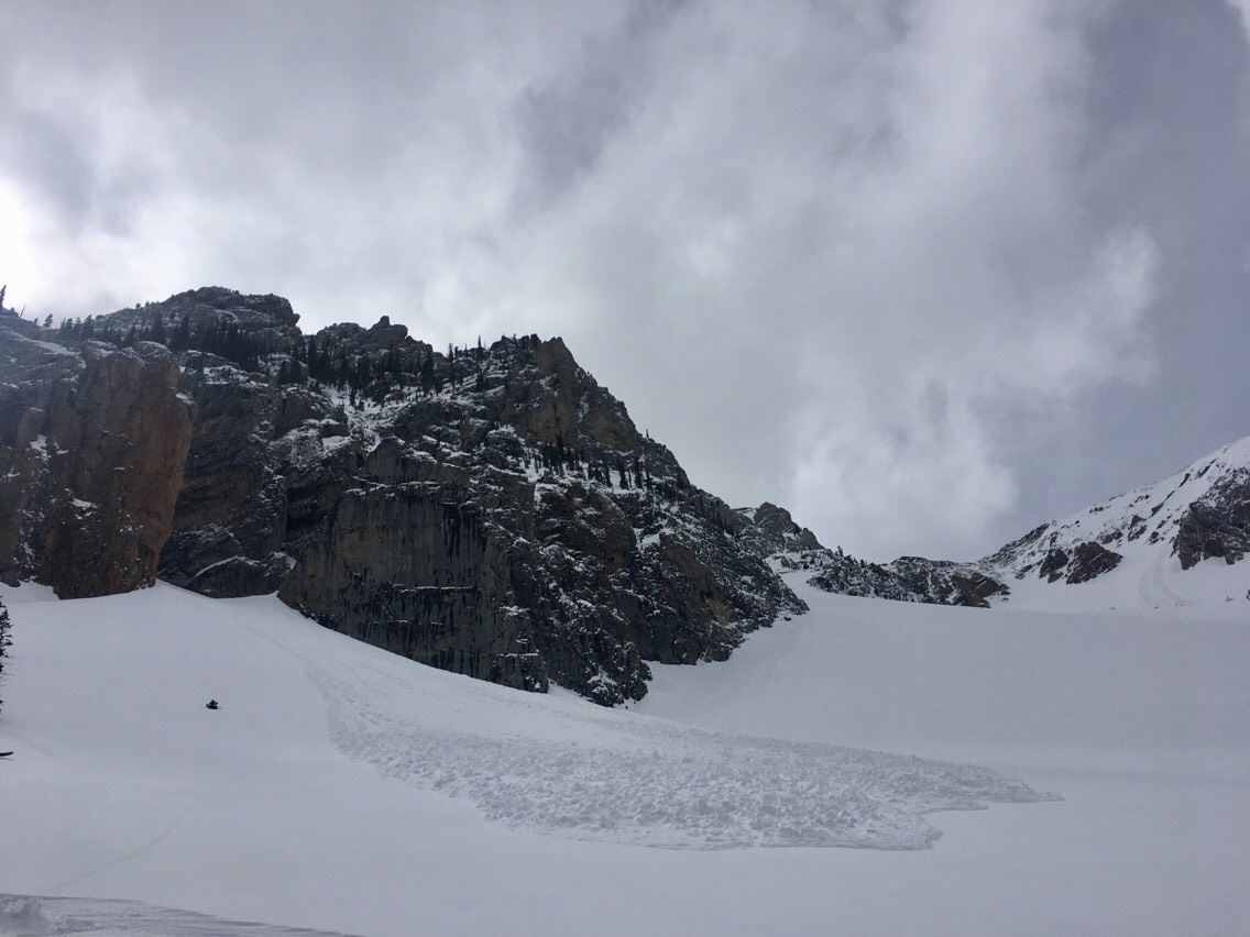 Loose snow avalanche 2, N. Bridgers